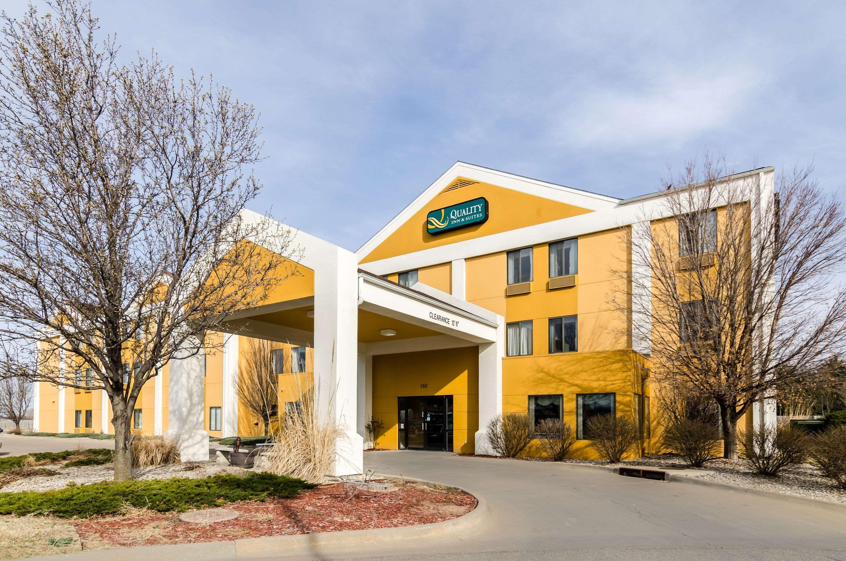 Quality Inn & Suites Манхэттен Экстерьер фото